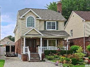 15136 10th Ave, Whitestone, NY 11357