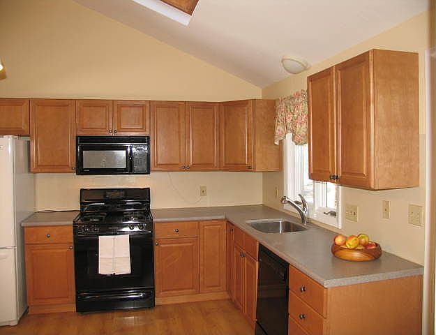 2nd image of 44 Green St