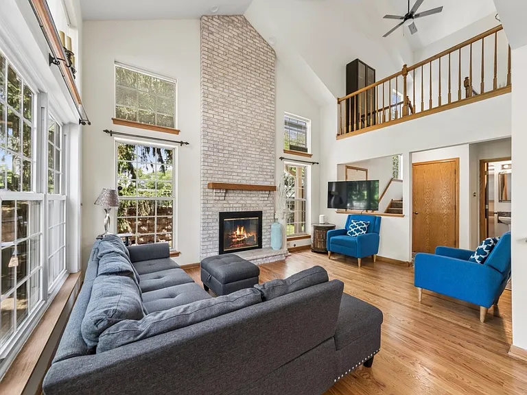 2216 Seaver Ln — Photo 9