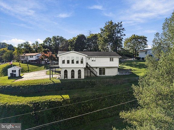 3rd image of 7121 Kingstead Dr