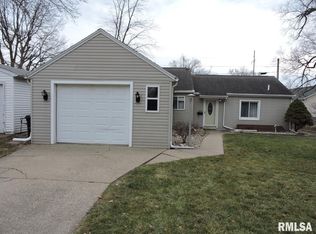 1606 Caroline St, Pekin, IL