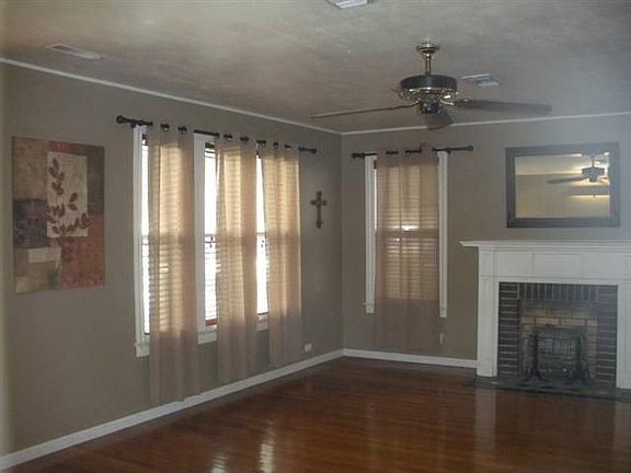 3rd image of 804 Avenue B