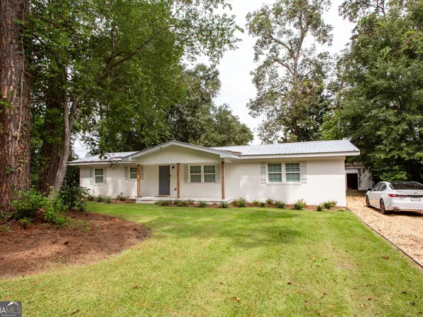 610 Linwood Dr, Waycross, GA 31501
