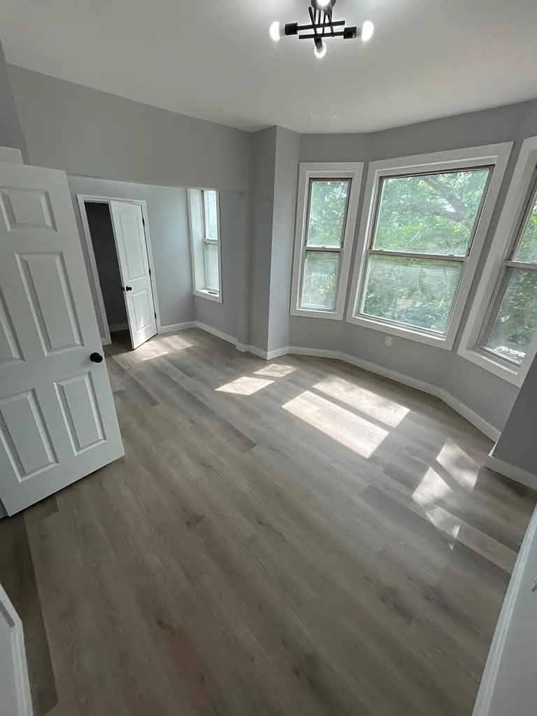 3 bed, $2,300 — Photo 2