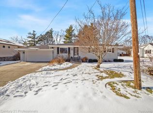 91 Churchill Rd, Auburn Hills, MI 48326