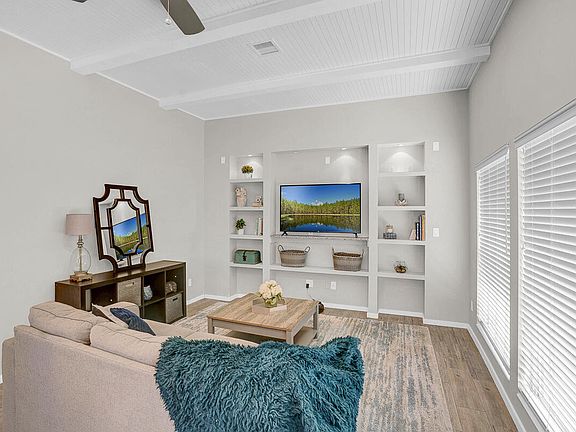 2nd image of 4004 Camelot Heights Dr #C
