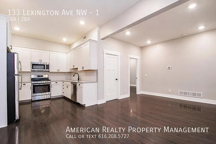 3 bed, 1170 sqft, $2,250 — Photo 3