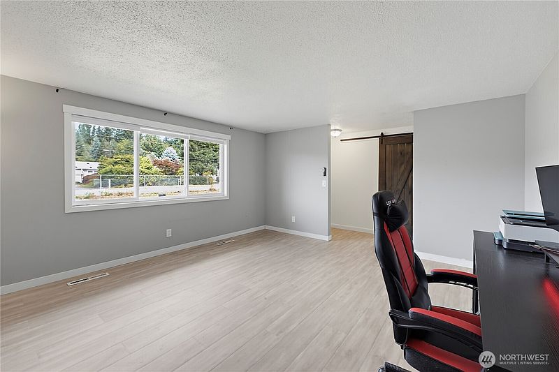 5th image of 11033 Kuhlman Road SE