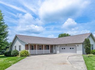185 Maple Run Estates Dr, Springville, IN 47462
