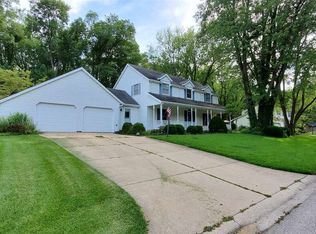 17292 Farmington Square Rd, Granger, IN 46530