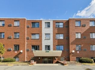 900 Governors Dr APT 10, Winthrop, MA 02152