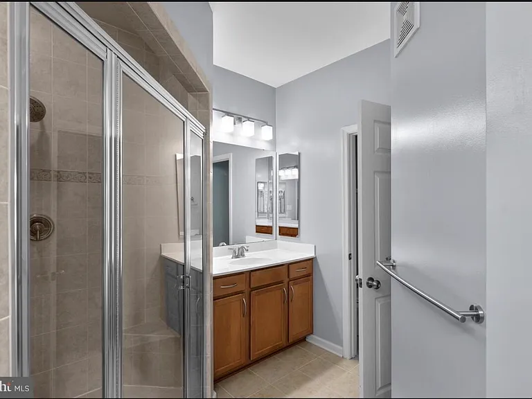 1604 Hardwick Ct — Photo 18