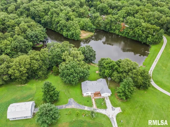 1802 Lakamp Rd, Roodhouse, IL 62082