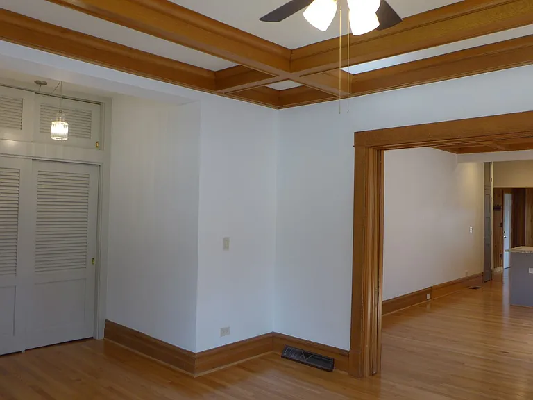 136 Elgin Ave — Photo 28