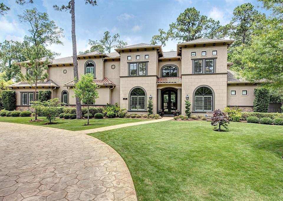 1st image of 27 Williamsburg Ln