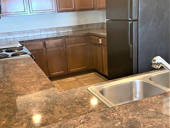 3rd image of 306 Pine St #202