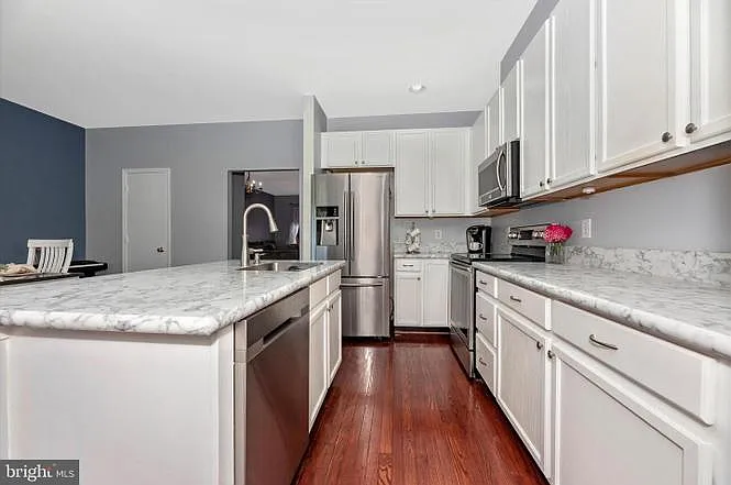 124 Cavenrock Ct — Photo 23