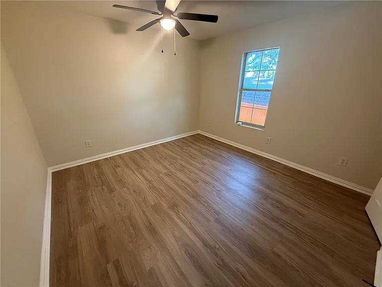 1613 Robeson St — Photo 13