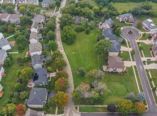 25W040 Burlington Ave, Naperville, IL 60563