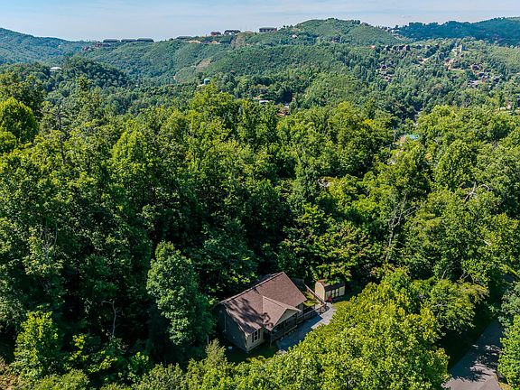 3rd image of 416 Forrest Springs Dr