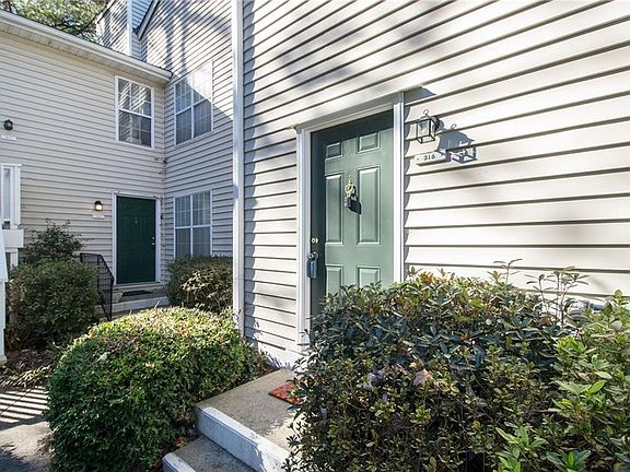 2nd image of 316 Glenleaf Dr #316