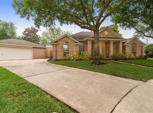 204 Oak Creek Cir, League City, TX 77573