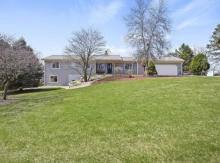 4633 Toepfer Road, Middleton, WI 53562