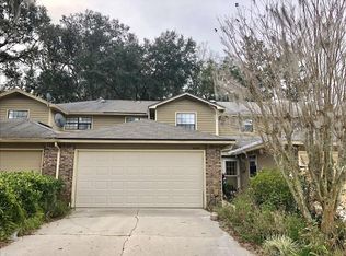 3042 Paddle Creek Dr, Jacksonville, FL 32223