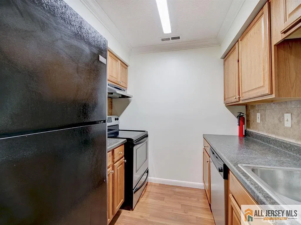 1 bed, 1.0 bath, $1,750 — Photo 4
