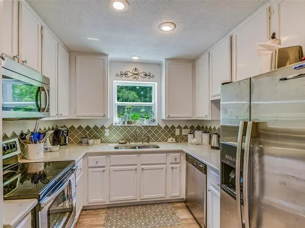 6600 Valleyside Rd #B-8, Austin, TX 78731