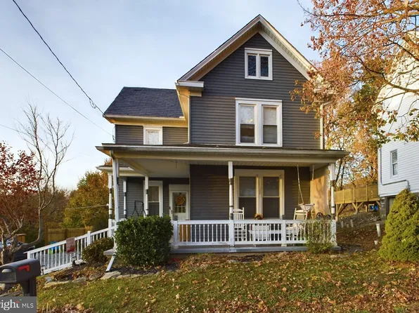 132 E Main St, Felton, PA 17322