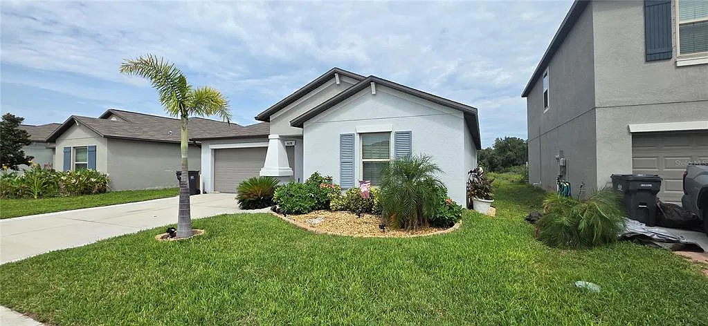 3 bed, 2.0 bath, 1540 sqft, $2,400 — Photo 2