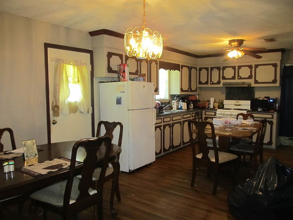 2nd image of 1265 Robinson Ln
