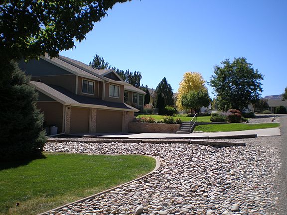 3rd image of 630 S Surrey Ct