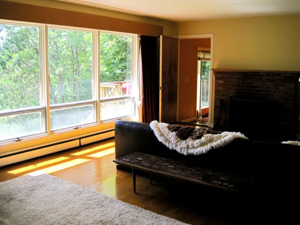 112 Turkey Hill Rd, Ithaca, NY 14850