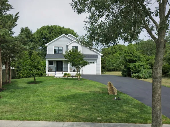 55 S Phillips Ave, Speonk, NY 11972