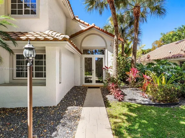 517 Misty Oaks Dr, Pompano Beach, FL 33069