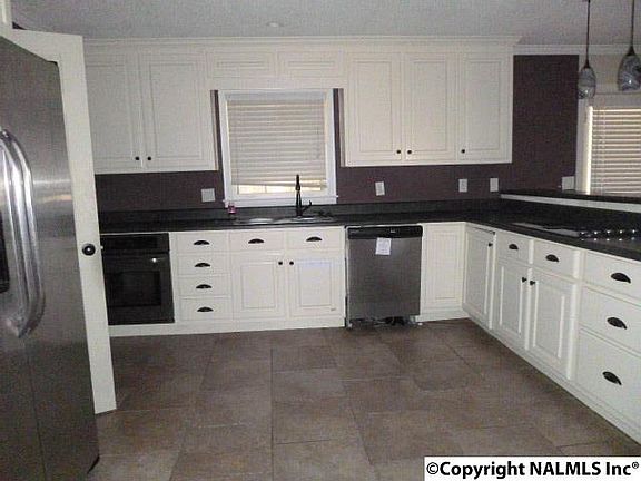 3rd image of 2107 Edinburgh Dr S