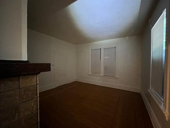 4th image of 1044 Rosemont Ave #1