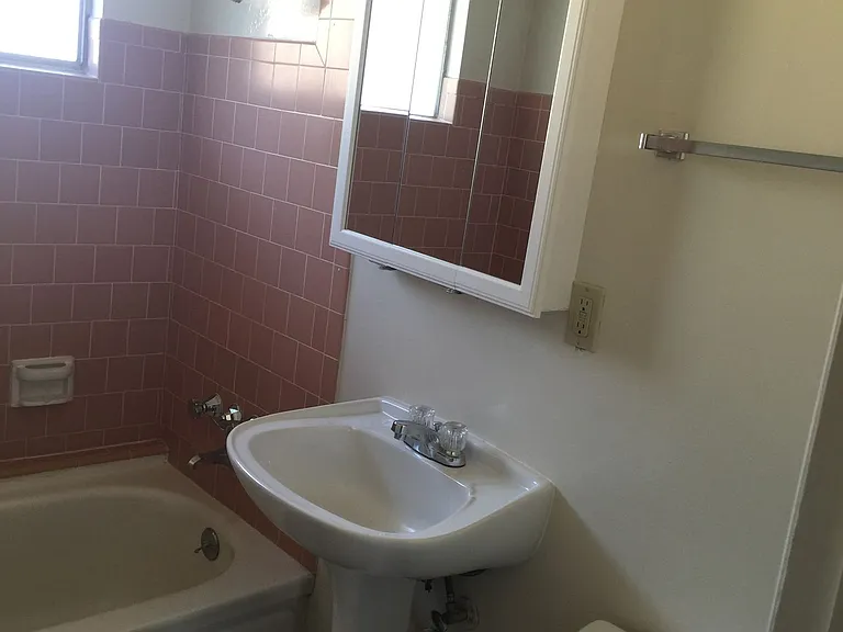 Phoenix Apartments — Photo 4