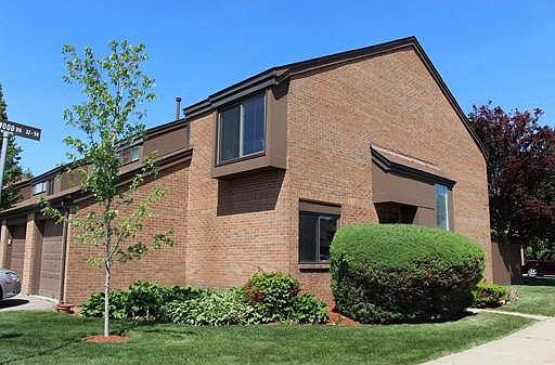 1st image of 30 Laurelwood Dr