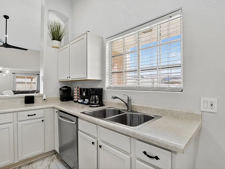 1682 E Kielly Ln — Photo 16