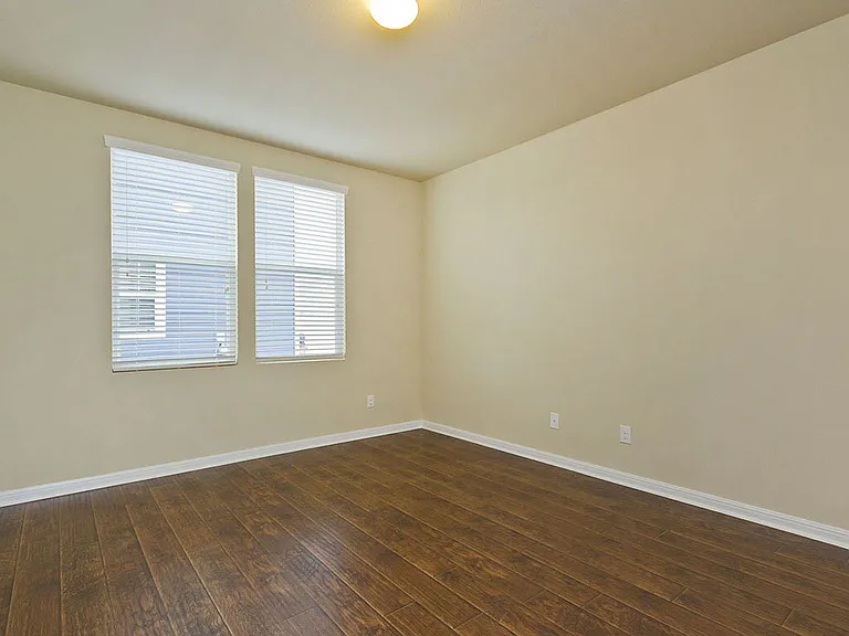 335 Rachel St — Photo 14