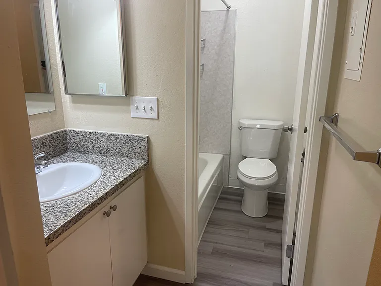 1243 Morse Ave #15 — Photo 7