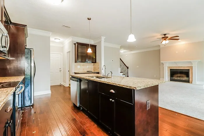 317 Claudia Dr — Photo 6