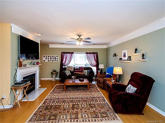 5th image of 2804 Glen Summit Dr