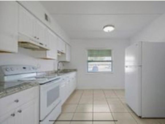 4th image of 716 Michigan Ct APT 1