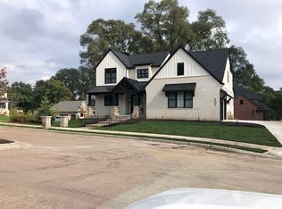 507 Flora Valley Ct, Rochester Hills, MI 48307