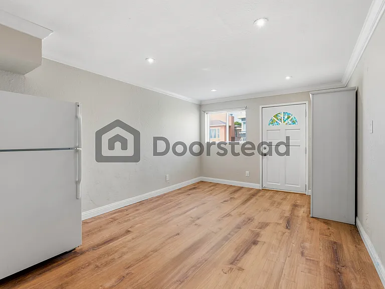 470 Westmoor Ave — Photo 8
