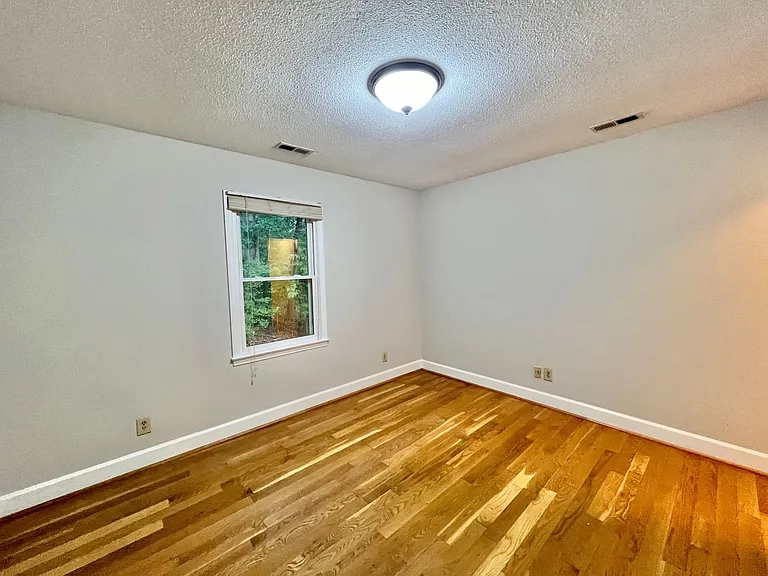 7504 Post Oak Rd — Photo 21